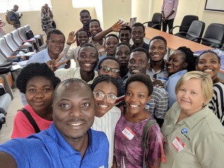 Edmund Doku, Engineering Expert and FDR Board Member is facilitating the workshop for engineering students in Ghana – IDRC Innovation Project “Strengthening Applied Engineering Research in Africa”